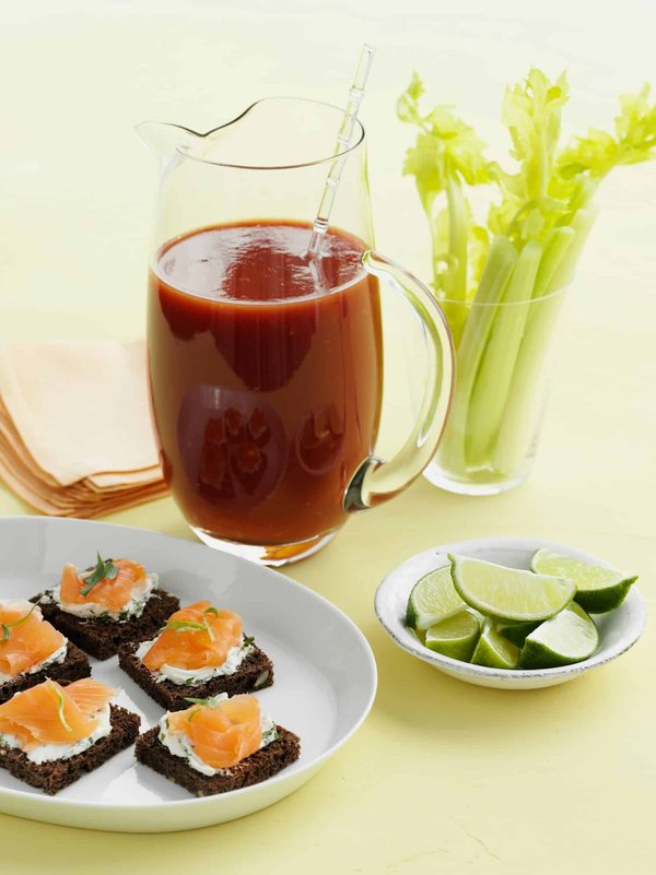 Comment préparer une assiette de crudités colorée et appétissante pour un apéro dînatoire ?