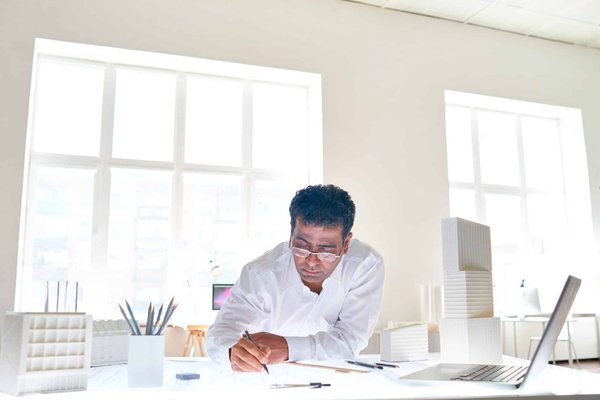 Comment offrir une expérience de dîner multisensorielle dans un restaurant conceptuel?